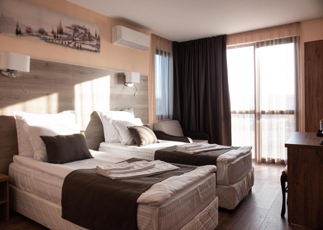 Vanilla, - Free Parking Otel